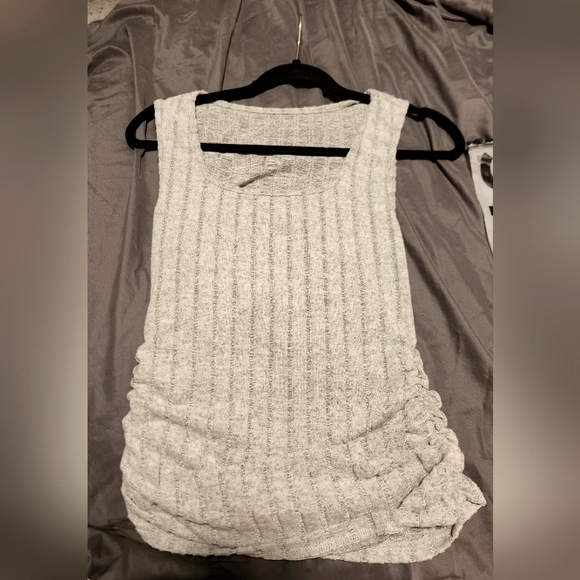 Medium fuzzy ribbed edge tank top - Picture 4 of 5